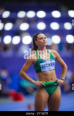 Sophie Becker participating in the 400 meters relay at the World