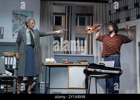 Caroline Beil and citizen Lars Dietrich at the photo rehearsal on Stasi, stress and stumbling blocks at the Schlossparktheater Berlin on 4 September 2 Stock Photo