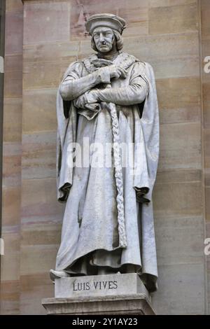 Statue of Luis Vives in front of the Spanish National Library in Madrid Stock Photo