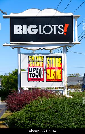 Store Closing, Big Lots department store in Dennis Port, Massachusetts, on Cape Cod, USA Stock Photo