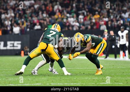 Philadelphia Eagles tight end Dallas Goedert (88) stiff arms Washington ...