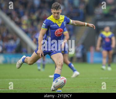 Warrington, UK. 07th Sep, 2024. Josh Thewlis of Warrington Wolves scores a penalty during the Betfred Super League Round 25 match Warrington Wolves vs St Helens at Halliwell Jones Stadium, Warrington, United Kingdom, 7th September 2024 (Photo by Alfie Cosgrove/News Images) in Warrington, United Kingdom on 9/7/2024. (Photo by Alfie Cosgrove/News Images/Sipa USA) Credit: Sipa USA/Alamy Live News Stock Photo