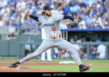 Kansas City, MO, USA. 7th Sep, 2024. Minnesota Twins starting pitcher Bailey Ober (17) throws against the Kansas City Royals during the first inning at Kauffman Stadium in Kansas City, MO. David Smith/CSM/Alamy Live News Stock Photo