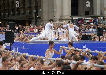 closing-event-in-piazza-duomo-of-the-2024-dance-week-with-roberto-bolle