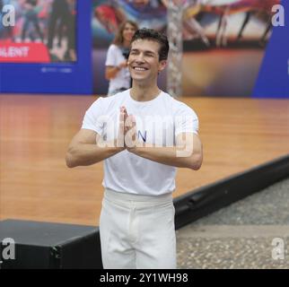 closing-event-in-piazza-duomo-of-the-2024-dance-week-with-roberto-bolle