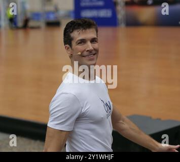 closing-event-in-piazza-duomo-of-the-2024-dance-week-with-roberto-bolle