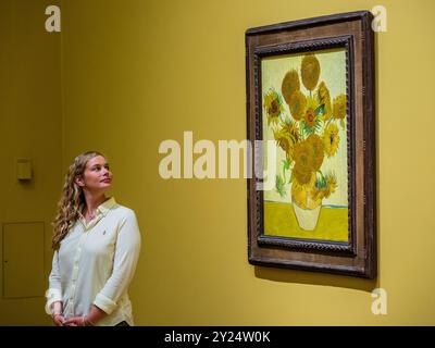 London, UK. 9th Sep, 2024. Sunflowers, 1888 - Van Gogh: Poets and Lovers at the National Gallery. It is their first exhibition devoted to Vincent van Gogh which will also be the first anywhere to focus on the artist's imaginative transformations. It features over 50 works with loans from museums and private collections world-wide and runs from 14 September 2024 to 19 January 2025. Credit: Guy Bell/Alamy Live News Stock Photo