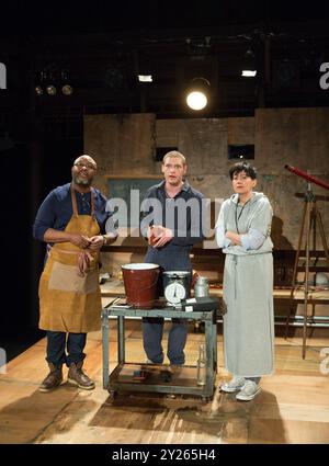 l-r: Jason Barnett (Federzoni), Billy Howle (Andrea), Alex Murdoch (Little Monk) in LIFE OF GALILEO by Brecht at the Young Vic , London SE1  16/05/2017  design: Lizzie Clachan lighting: Jon Clark director: Joe Wright Stock Photo