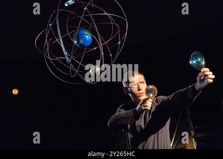 Billy Howle (Andrea) in LIFE OF GALILEO by Brecht at the Young Vic , London SE1  16/05/2017  design: Lizzie Clachan lighting: Jon Clark director: Joe Wright Stock Photo