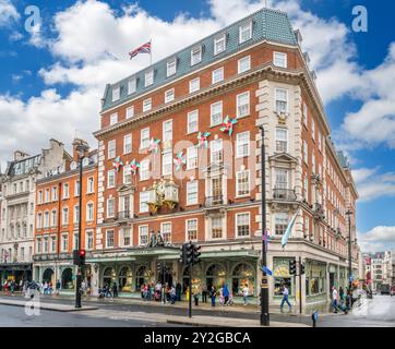 Fortnum and Mason, Piccadilly, London, England, UK Stock Photo