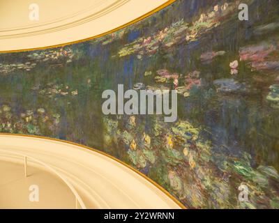 Reflets verts, The Orangerie Museum, Green Reflections, The Water Lilies by Claude Monet, Paris, France, Europe, EU. Stock Photo