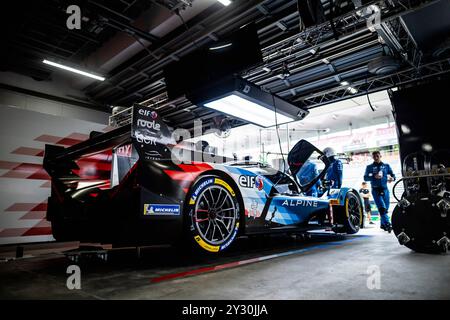 Oyama, Japon. 12th Sep, 2024. Alpine Endurance Team, ambiance, pitlane, during the 2024 6 Hours of Fuji, 7th round of the 2024 FIA World Endurance Championship, from September 13 to 15, 2024 on the Fuji Speedway in Oyama, Shizuoka, Japan - Photo Thomas Fenetre/DPPI Credit: DPPI Media/Alamy Live News Stock Photo