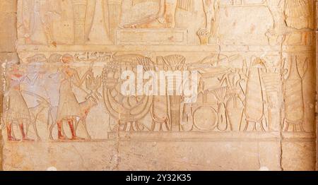 Egypt, Saqqara,  tomb of Horemheb,  statue room, procession of offering bearers. Stock Photo