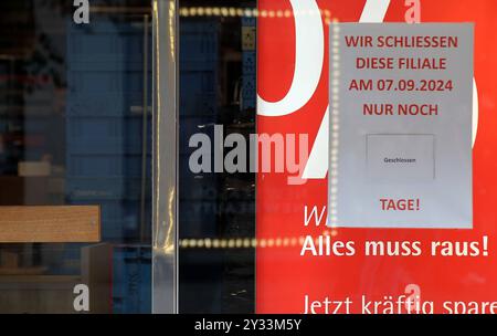 News - Reportage - Katastrophale Situation in der Altstadt von Nürnberg. Wirtschaftskrise. Dutzende Geschäfte geschlossen - in Nürnberg , Bayern , Deutschland . September 12, 2024 - Photo: Ipa Photo Pressefoto DENL Stock Photo