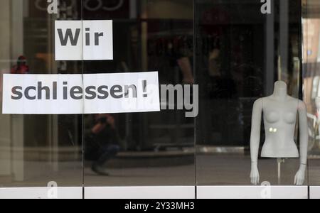 News - Reportage - Katastrophale Situation in der Altstadt von Nürnberg. Wirtschaftskrise. Dutzende Geschäfte geschlossen - in Nürnberg , Bayern , Deutschland . September 12, 2024 - Photo: Ipa Photo Pressefoto DENL Stock Photo