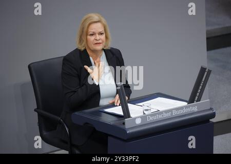 Nancy Faeser SPD, Bundesministerin fuer Inneres und Heimat, Deutschland, Berlin, Reichstag, Thema: Innere Sicherheit, Migrationspolitik *** Nancy Faeser SPD , Federal Minister of the Interior and Home Affairs, Germany, Berlin, Reichstag, topic internal security, migration policy Stock Photo