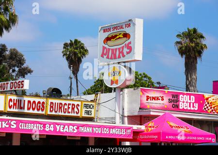 Pink's Hot Dogs, A Hollywood Legend Hot Dog Restaurant Since 1939 Located At 709 N La Brea Ave Los Angeles Image617761869