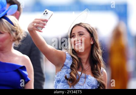 racegoer-on-day-one-of-the-betfred-st-leger-festival-at-doncaster