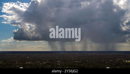 Heavy rainfall during summer thunderstorm in Florida Stock Photo