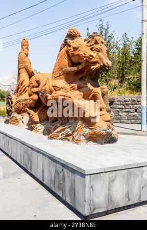 Жезөкшелерді жинап жатқан бұзақылардың порно видеолары