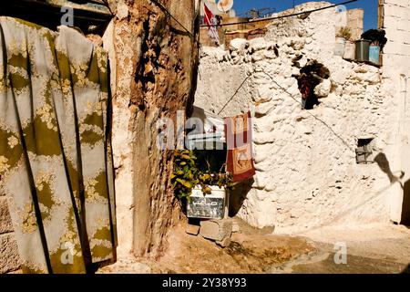 Bhalil Morocco the city of cave houses, 6 km north west of Sefrou. This location is world famous for its cave houses, colorful and connected by bridge Stock Photo