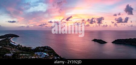 Romantic sunset reflected in the Caribbean Sea Stock Photo