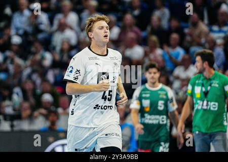 Emil Wernsdorf Madsen THW Kiel 45 Aergert Sich Regt Sich Auf GER TBV Lemgo Lippe Vs THW