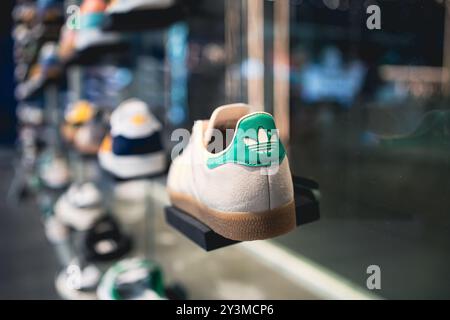 Adidas samba store hi-res stock photography and images - Alamy