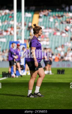 London, UK. 14th Sep, 2024. Sarah Hunter, England's Defence Coach during England's warm before the England v New Zealand match at Allianz Stadium, Twickenham. UK © ️ Credit: Elsie Kibue/Alamy Live News Stock Photo