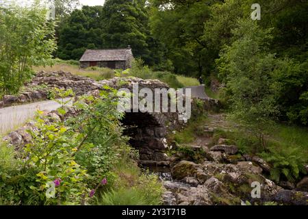 Ashness ancient packhorse Bridge, Borrowdale, Keswick, Lake District, Cumbria, England Stock Photo