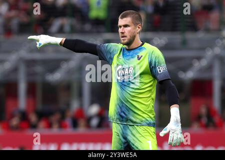 Milan, Italy. 14th Sep, 2024. Italy, Milan, 2024 09 14: JesseJoronen (Venezia) gives advices to teammates in the first half during soccer game AC Milan vs Venezia FC, Serie A Tim 2024-2025 day 4, San Siro StadiumItaly, Milan, 2024 09 14: AC Milan vs Venezia FC, Serie A Tim 2024-2025 day 4 at San Siro Stadium. (Photo by Fabrizio Andrea Bertani/Pacific Press) Credit: Pacific Press Media Production Corp./Alamy Live News Stock Photo