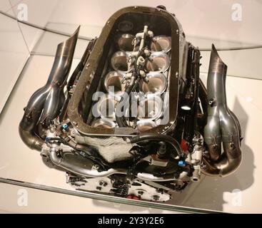 renault-r25-v10-engine-from-
