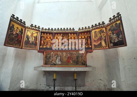 Polen, Danzig, 29.08.2024 Die Konkathedralbasilika der Aufnahme der Allerheiligsten Jungfrau Maria in den Himmel Marienkirche ist die Hauptpfarrkirche der Stadt Danzig in Polen. Sie wurde von 1343 bis 1502 im Stil der Gotik erbaut. Foto: die Heilig-Kreuz-Kapelle mit dem aus 1520 stammenden St. Adrian Altar Stadt Bamberg *** Poland, Gdansk, 29 08 2024 The Cathedral Basilica of the Assumption of the Blessed Virgin Mary into Heaven St. Marys Church is the main parish church of the city of Gdansk in Poland It was built from 1343 to 1502 in the Gothic style Photo the Chapel of the Holy Cross with t Stock Photo