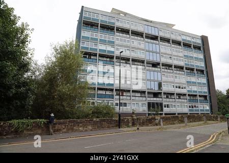 1960s Spon Gate House high density housing in Coventry Stock Photo