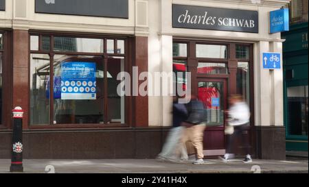 The offices of Charles Schwab in Ludgate Hill, London Stock Photo