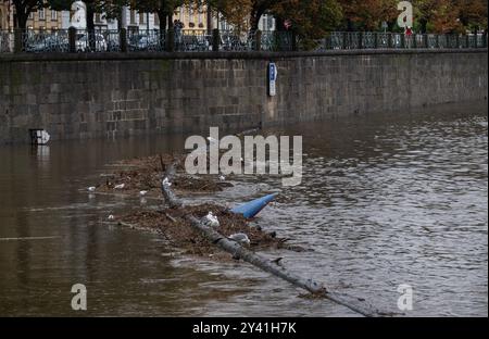 Prague, Czech Republic. 15th Sep, 2024. Flooded Vltava River during heavy rains in Prague, Czech Republic, on September 15, 2024. Credit: Michaela Rihova/CTK Photo/Alamy Live News Stock Photo