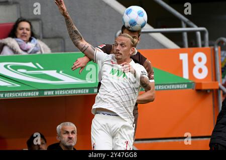 Lars RITZKA (St. Pauli), action, duels against Josha VAGNOMAN (VFB ...