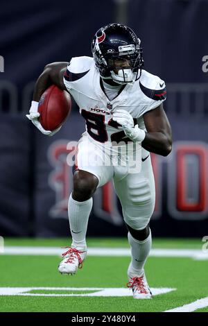 Houston, Texas, USA. 15th Sep, 2024. Houston Texans wide receiver Steven Sims (82) carries the ball on a punt return during the game between the Houston Texans and the Chicago Bears at NRG Stadium in Houston, TX on September 15, 2024. (Credit Image: © Erik Williams/ZUMA Press Wire) EDITORIAL USAGE ONLY! Not for Commercial USAGE! Stock Photo