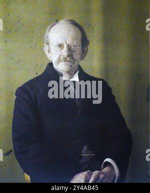 Thompson Physicist JOSEPH JOHN THOMSON (1856-1940) English physicist who discovered the ...