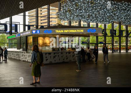 The train information office inside Rotterdam Centraal station, Rotterdam, The Netherlands Stock Photo