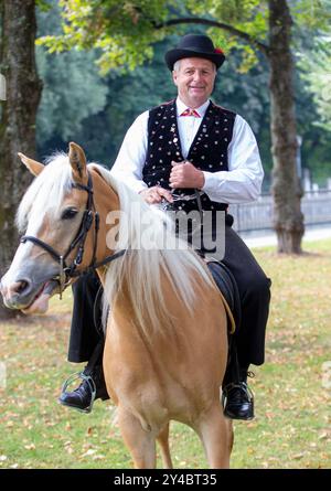 Norbert Rier Sänger der Kastelruther Spatzen beim Trachten - und Schützen - Umzug in München / Datum: 22.09.2019 / *** Norbert Rier singer of the Kastelruther Spatzen at the Trachten und Schützen parade in Munich Date 22 09 2019 Stock Photo