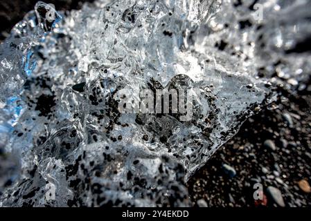 The Jokulsarlon glacier lagoon full of icbergs is located in the south-east of Iceland The Jokulsarlon is located south of Vatnajökull, the largest gl Stock Photo