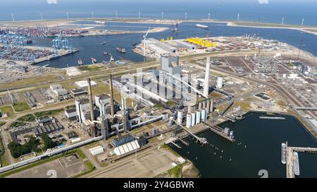 The energy hub of Uniper Maasvlakte Power plant Rotterdam consists of a natural gas power plant and a coal-fired power plant and biomass power plant on the Maasvlakte and also has coal storage. ANP/ Hollandse Hoogte/ Aerovista Luchtfotografie netherlands out - belgium out Stock Photo