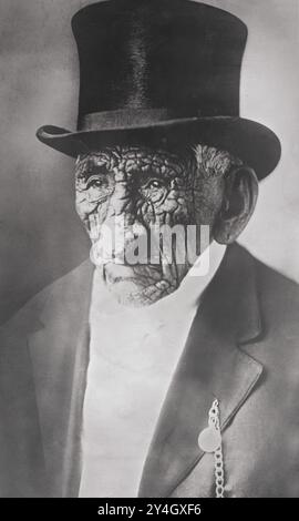 Native American Chief John Smith (likely born between 1822 and 1826, though allegedly as early as 1780; died February 6, 1922) was an American Ojibwe (Chippewa) Indian who lived in the area of Cass Lake, Minnesota (Photo from 1921) Was he the world's oldest man? Stock Photo