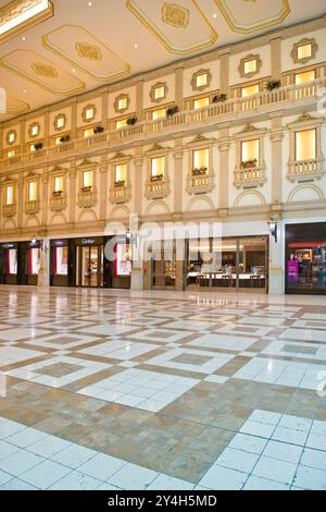 Qatar, Doha, Villaggio shopping mall Stock Photo