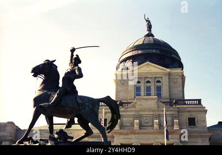 Helena, Montana, U.S.A., approx. 1994. The statue of Thomas Francis Meagher by Charles J. Mulligan in front of the Montana State Capitol. Stock Photo