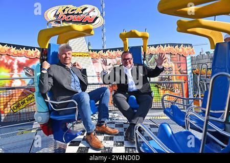 v.re:Clemens Baumgaertner Referent fuer Arbeit und Wirtschaft mit OB Dieter REITER. Presserundgang vor dem 189. Oktoberfest 2024 am 19.09.2024 *** v re Clemens Baumgaertner Head of Department for Labor and Economics with Mayor Dieter REITER Press tour before the 189 Oktoberfest 2024 on 19 09 2024 Stock Photo