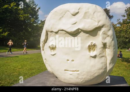 London, UK. 19 September  2024  Yoshitomo Nara, ‘Ennui Head’, 2020 .The Frieze Sculpture  returns Frieze Sculpture returns to London’s Regent’s Park, from 18 September – 27 October 2024 and coincides with Frieze London and Frieze Masters..Credit: Amer Ghazzal/17�Թ����� Live News Stock Photo