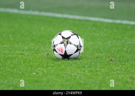 Bergamo, Italy. 19th Sep, 2024. Official ball of UEFA Champions League 2024/2025 during the football match between Atalanta BC and Arsenal FC at Gewiss Stadium on September 19, 2024, Bergamo, Italy. Credit: Roberto Tommasini/Alamy Live News Stock Photo