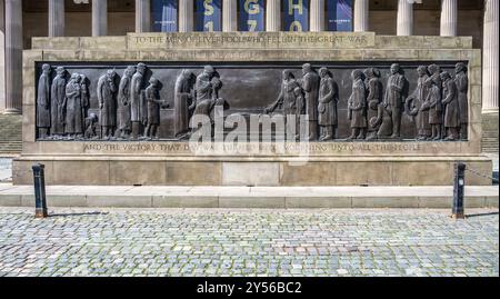 This war memorial is located outside of St George's Hall one of Liverpool's  most prestigious buildings. Built in the 1850's and opened in 1854. Stock Photo